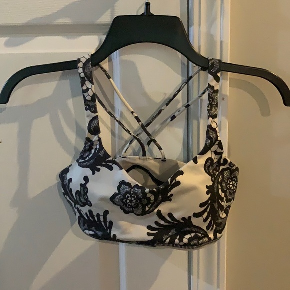 lululemon athletica Other - Lululemon free to be sports bra, Size 4